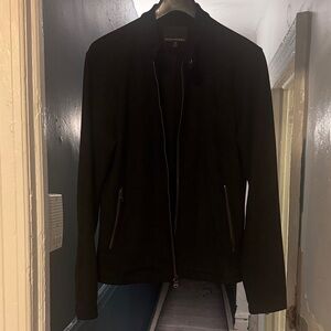 Chic Black Jacket with Zipper Detail